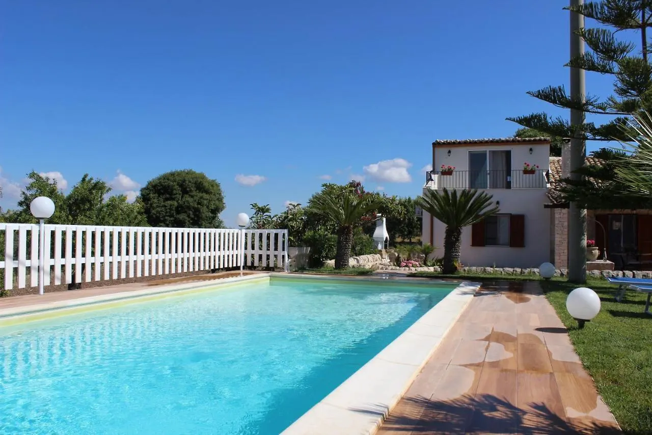 Villa Clara Кьярамонте-Гульфи