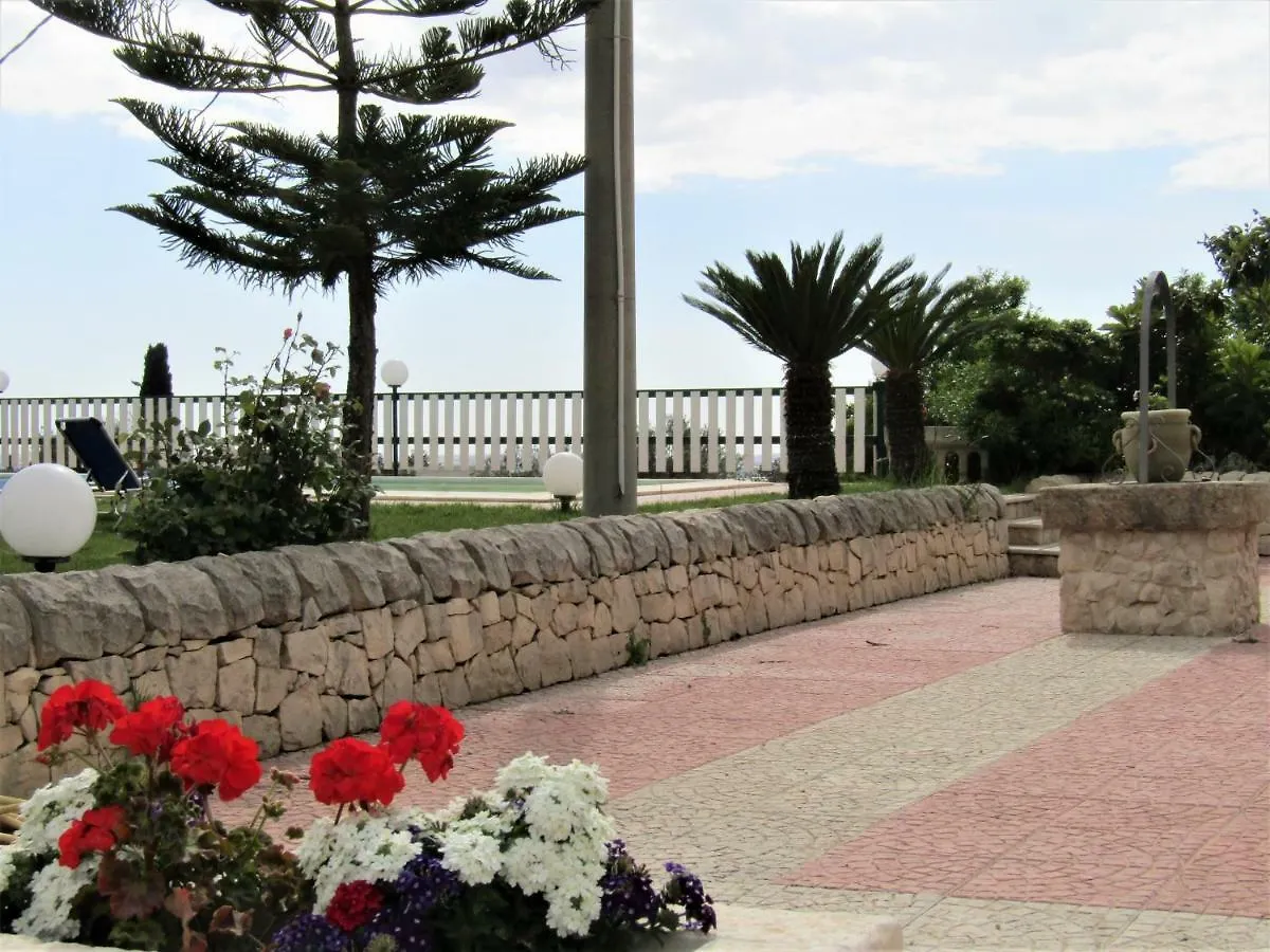 Villa Clara Кьярамонте-Гульфи