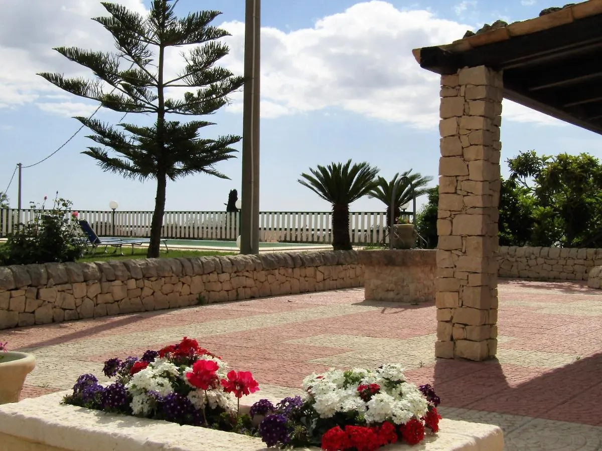 Villa Clara Кьярамонте-Гульфи